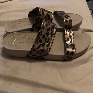BareTraps Leopard Brown and Black Sandals Comfortable Stylish Footwear
